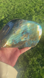 Load and play video in Gallery viewer, Labradorite Freeform (4+ lbs) - ZA
