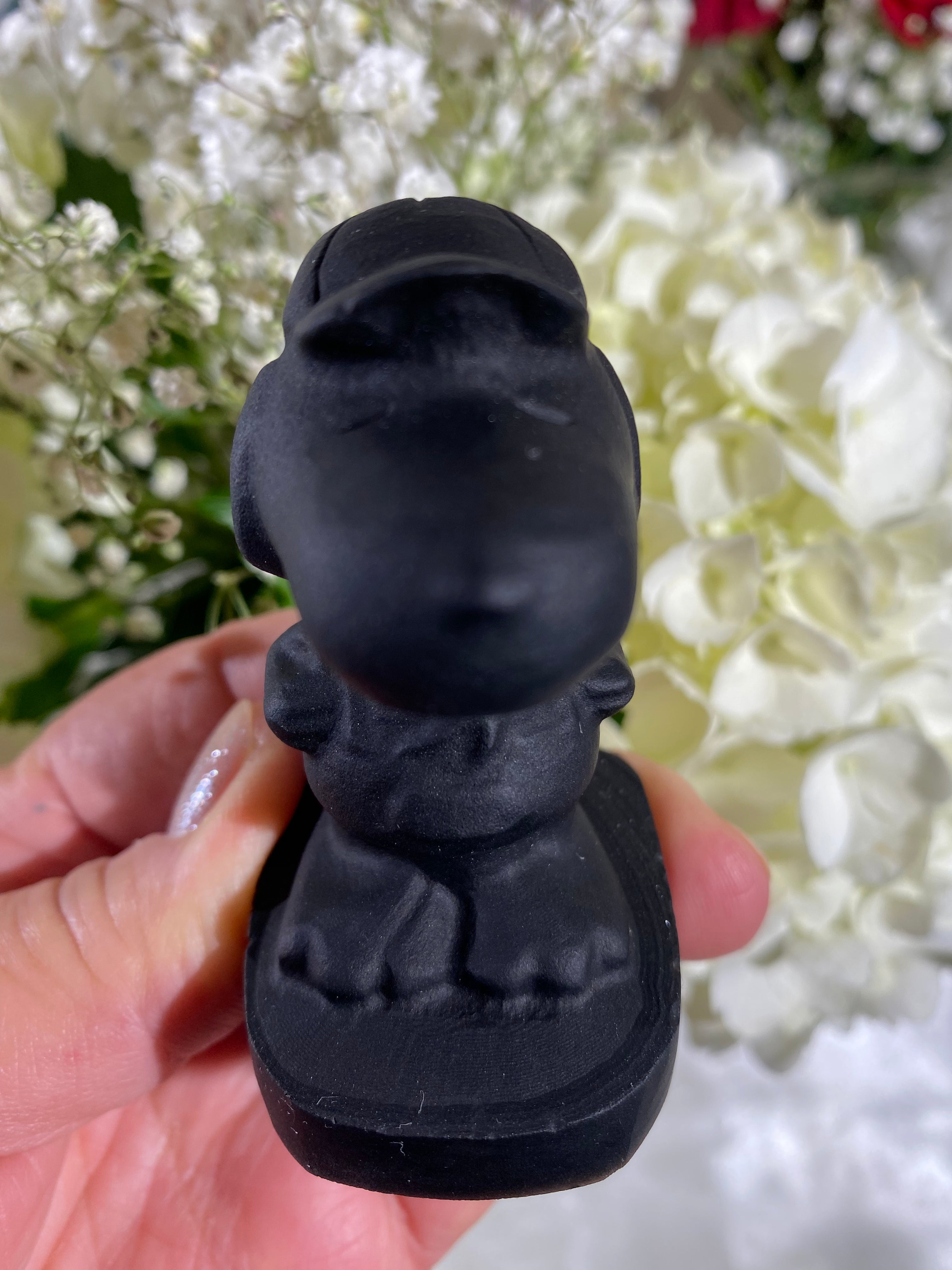 Self-Standing Obsidian Character Carving - Snoopy