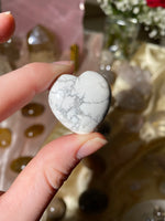 Load image into Gallery viewer, Howlite Heart - (1 piece)
