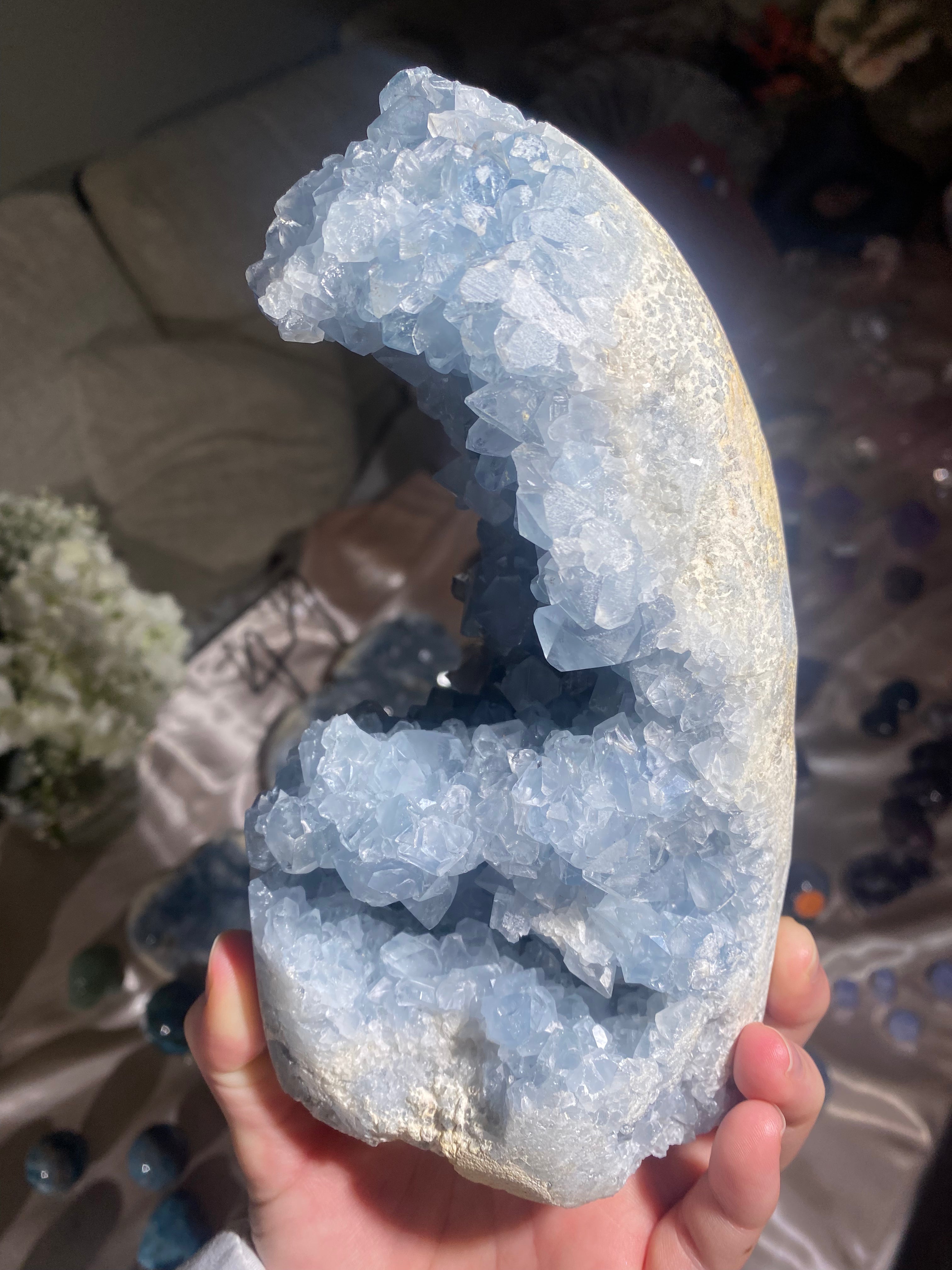 XL Celestite Self-Standing Freeform (FA)