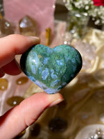Load image into Gallery viewer, Moss Agate Heart (14C)
