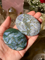 Load image into Gallery viewer, Moss Agate Palmstone (1 piece)
