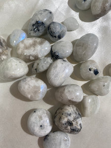 Rainbow Moonstone Tumble (1 piece)